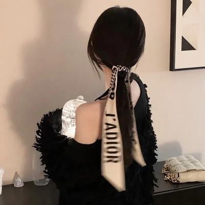 小资女孩向前冲