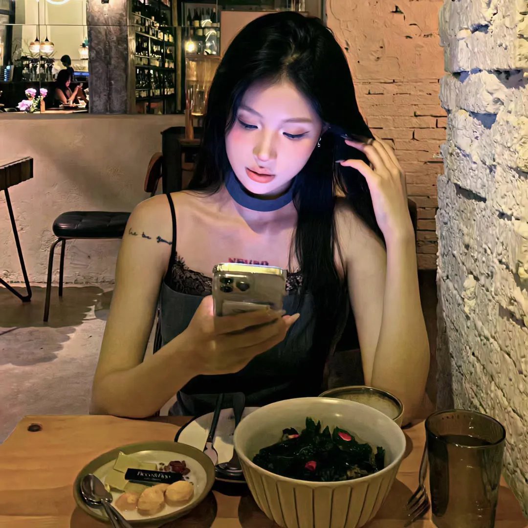 午夜下的刺花
